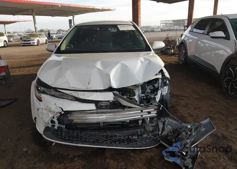 2020 Toyota Corolla Le z USA, uszkodzony, nr VIN JTDVPRAE8LJ109756